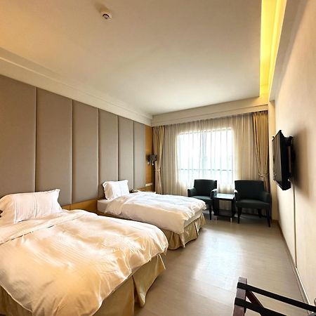 Chientan Youth Hotel Тайпей Екстериор снимка