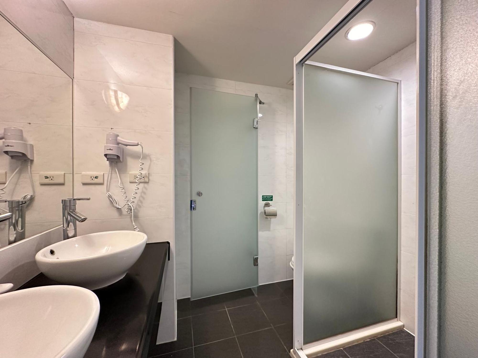 Chientan Youth Hotel Тайпей Екстериор снимка