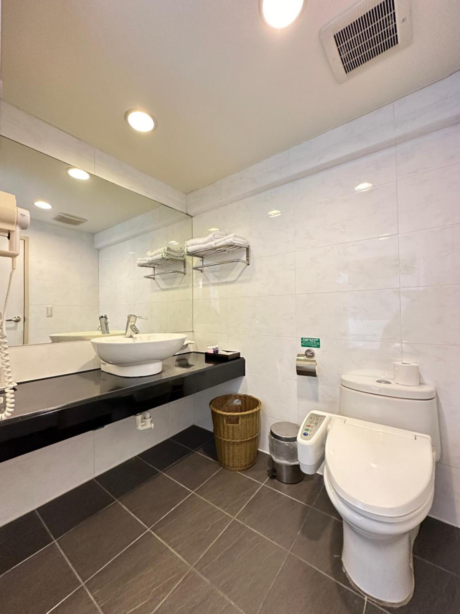 Chientan Youth Hotel Тайпей Екстериор снимка