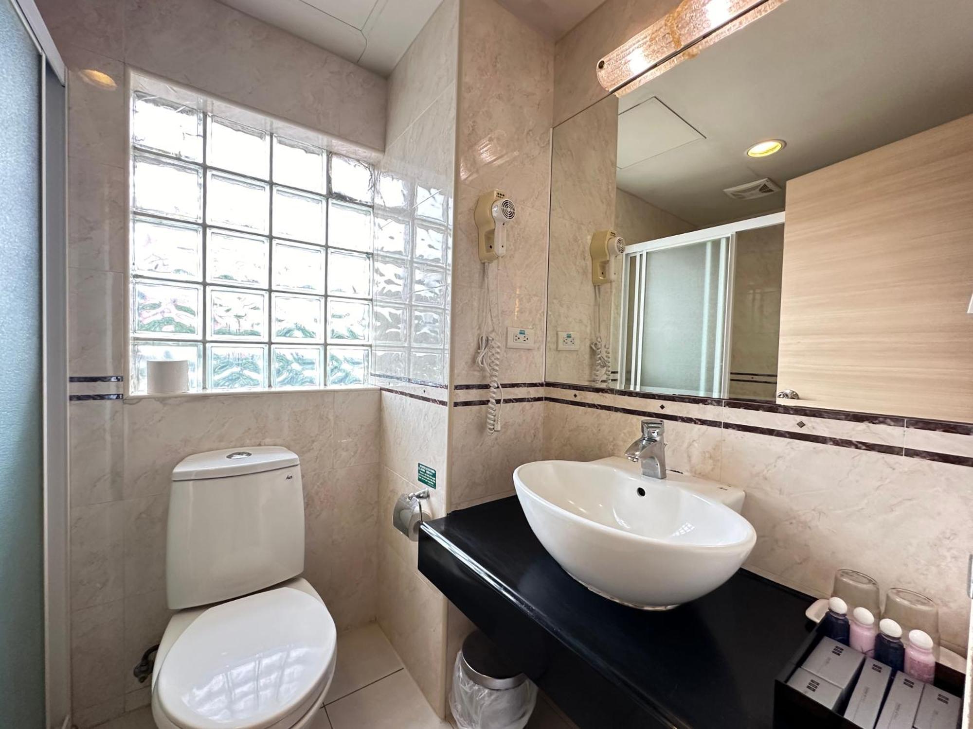Chientan Youth Hotel Тайпей Екстериор снимка