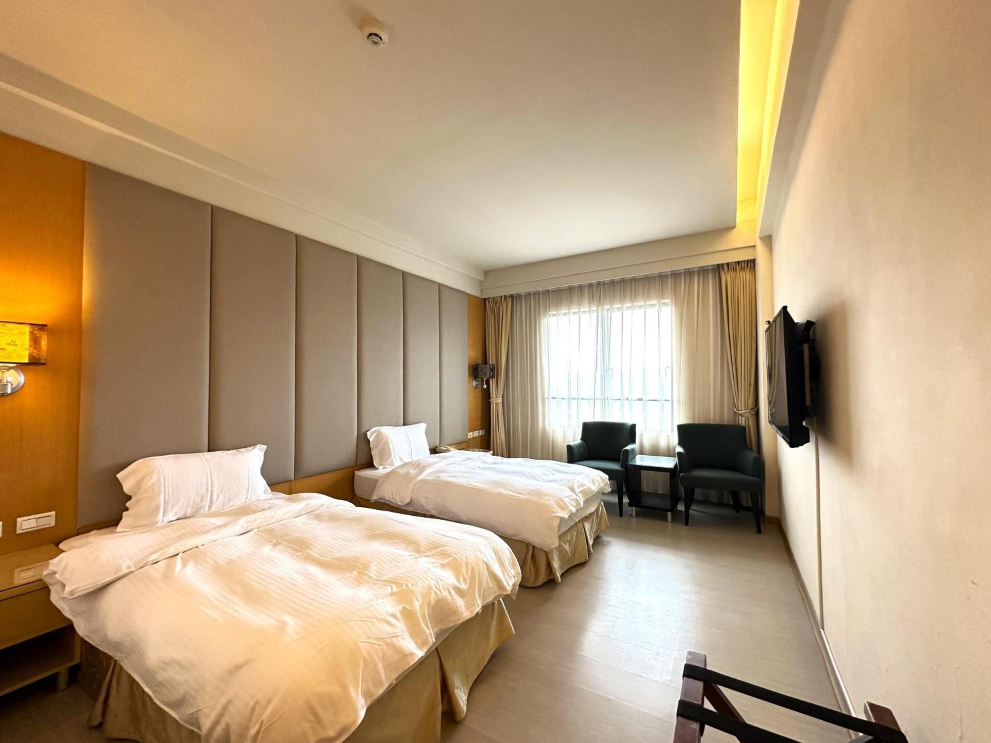 Chientan Youth Hotel Тайпей Екстериор снимка