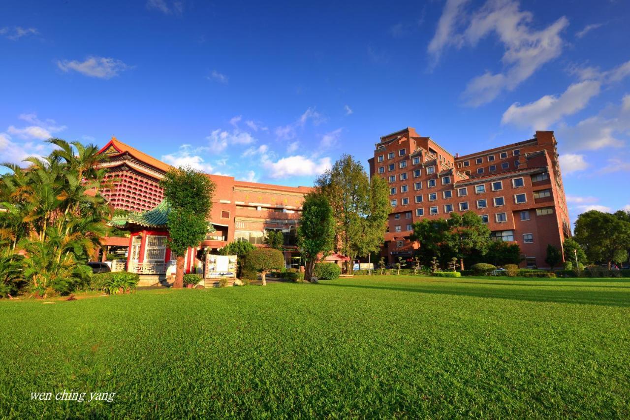 Chientan Youth Hotel Тайпей Екстериор снимка